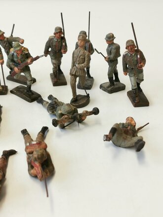 Konvolut 22  Massefiguren Spielzeugsoldaten 2.Weltkrieg