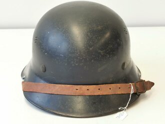 Luftschutz Stahlhelm , einteiliges Stück, Originallack, hatte nie ein Abzeichen