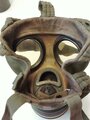 Luftschutz Gasmaske in Dose "Auer" Originallack, zusammengehörig, guter Zustand, im Deckelfach ein mir unbekannter Einsatz der Dräger Werke