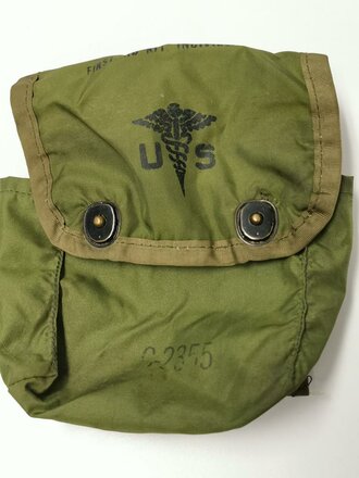 U.S. 1985 dated Nylon pouch, First aid kit