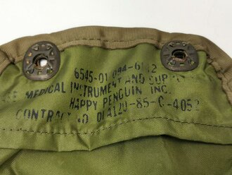 U.S. 1985 dated Nylon pouch, First aid kit