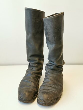 Paar Stiefel für Offiziere der Wehrmacht, Sohlenlänge 30cm. Stark getragenes, ungereinigtes Paar