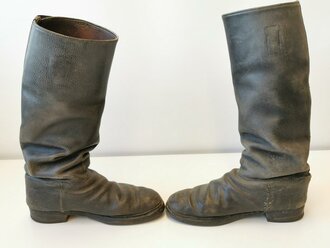 Paar Stiefel für Offiziere der Wehrmacht, Sohlenlänge 30cm. Stark getragenes, ungereinigtes Paar