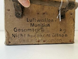 Transportkasten aus Presspappe für 3,7cm Luftwaffen Munition. Ungereinigt