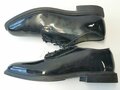 U.S. 1990 dated pair, shoes, service dress, size 13,5, uncleaned