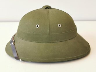 North Vietnamese Army / Viet Cong sun helmet, Vietnam war...