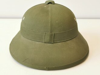 North Vietnamese Army / Viet Cong sun helmet, Vietnam war era, very good condition