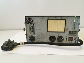 Luftwaffe / Kriegsmarine Empfänger E382bf, Bauart Telefunken. Originallack, Funktion nicht geprüft. Verbindungskabel Luftwaffe Fl 27651