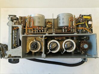 Luftwaffe / Kriegsmarine Empfänger E382bf, Bauart Telefunken. Originallack, Funktion nicht geprüft. Verbindungskabel Luftwaffe Fl 27651