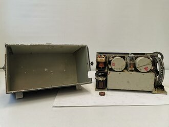 Luftwaffe Flugzeugempfänger E2a  von Telefunken, Ln 26597-1 (  für FuG IIIaU ) Frontplatte wohl alt überlackiert, Typenschild neuzeitlich, Funktion nicht geprüft