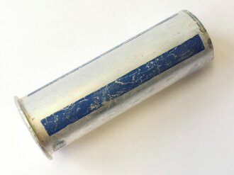 Rauchspurpatrone blau, Abgeschossene, leere Aluminiumhülse datiert 1943