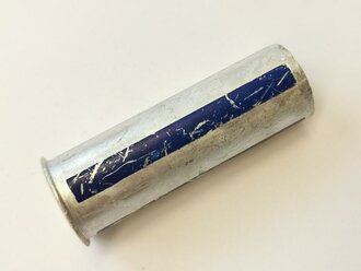 Rauchspurpatrone blau, Abgeschossene, leere Aluminiumhülse datiert 1940