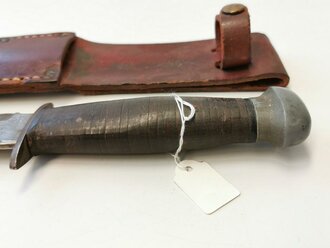 U.S. WWII "PAL" fighting knife RH36 with leather scabbard