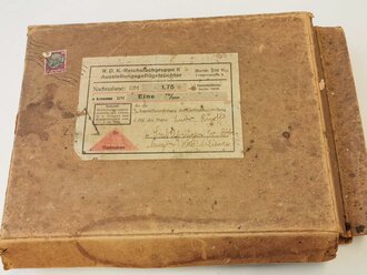 Reichsbund Deutscher Kleintierzüchter R.D.K., Große nichttragbare Auszeichnungsplakette "große Reichsfachgruppen- Plakette mit Urkunde" in defektem Etui im Umkarton. Ungereinigt