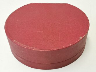 Rote Pappschachtel für eine Feldbinde aus der Zeit des III.Reich. Zum Teil restauriert und geklebt