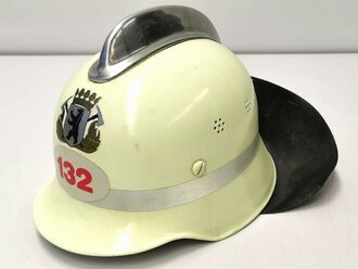 Deutschland nach 1945, Leichtmetallhelm der Feuerwehr Berlin in sehr gutem Zustand