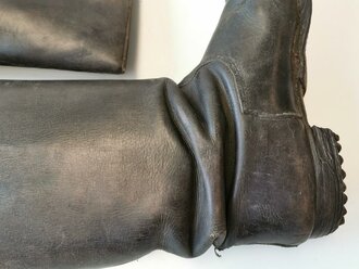 Paar Stiefel für Offiziere der Wehrmacht, ungereinigtes Paar, Sohlenlänge 30cm