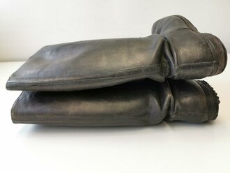 Paar Stiefel für Offiziere der Wehrmacht, ungereinigtes Paar, Sohlenlänge 30cm