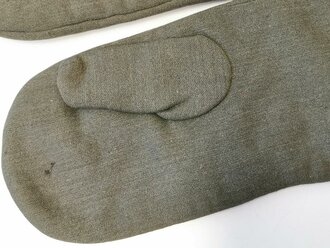 Paar Winterhandschuhe wendbar mausgrau- weiss in nahezu neuwertigem Zustand