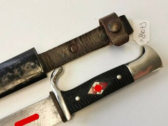 Hitler Jugend Fahrtenmesser, Hersteller PUMA Solingen, das Griffemblem leider oberflächlich beschliffen, Scheide original lackiert