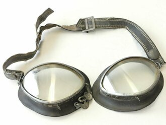 Brille für Kradmelder der Wehrmacht, defektes Stüpck, Gummi weich