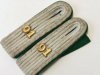 Heer, Schulterklappen für einen Leutnant der Gebirgstruppen, getragene Stücke