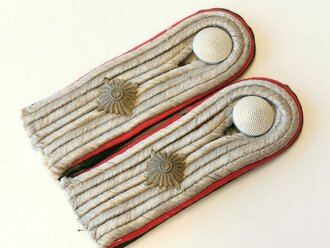 Luftwaffe, Schulterstücke für einen technischen Amtmann im Rang eines Oberleutnant, getragene Stücke