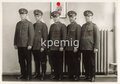 III.Reich, Gruppenaufnahme von Angehörigen der Polizei in einem Frankfurter Polizeirevier, maße 10 x 14cm