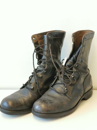 U.S. 1973 dated pair of combat boots, size 7W. Used, uncleaned