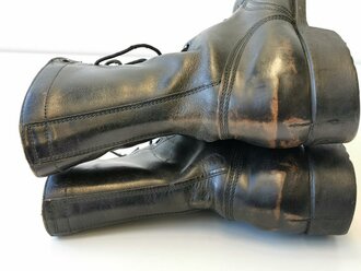 U.S. 1973 dated pair of combat boots, size 7W. Used, uncleaned