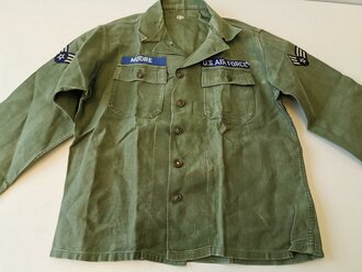 U.S. Air Force 1960´s Utility Shirt 1st Pattern. Insignia original sewn. This is the type shirt the used early in the Vietnam war