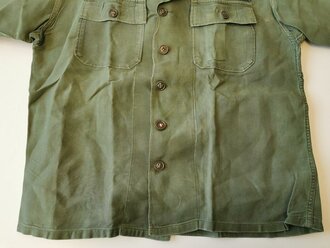 U.S. Air Force 1960´s Utility Shirt 1st Pattern. Insignia original sewn. This is the type shirt the used early in the Vietnam war