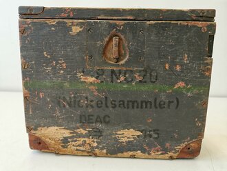 Kasten zum Nickelsammler 4,8 NC 20 der Wehrmacht.Ungereinigtes Stück, datiert 1945