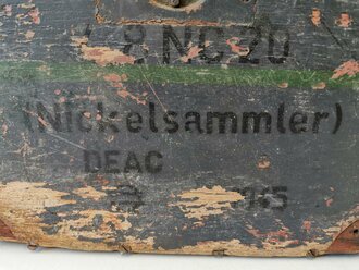 Kasten zum Nickelsammler 4,8 NC 20 der Wehrmacht.Ungereinigtes Stück, datiert 1945