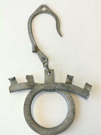 Abspannhaken für Feldfernkabel der Wehrmacht, datiert 1944