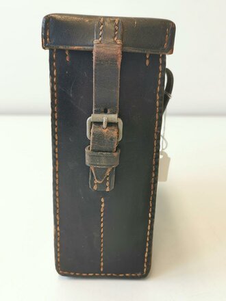 Tasche zum Brustmikrofon 33 der Wehrmacht datiert 1941