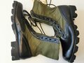 U.S. 1968 dated Tropical Combat boots, unissued, size 9N