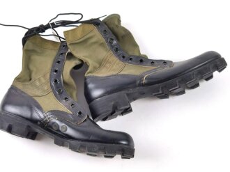 U.S. 1968 dated Tropical Combat boots, unissued, size 9N