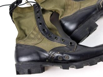 U.S. 1968 dated Tropical Combat boots, unissued, size 9N