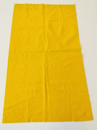 Kaiserreich, gelbes Stück Stoff für z.B. eine Paraderabatte, Maße 80 x 46cm