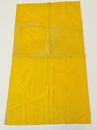 Kaiserreich, gelbes Stück Stoff für z.B. eine Paraderabatte, Maße 80 x 46cm