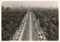 Ansichtskarte "Ost-West Achse in Berlin - Blick auf das Brandenburger Tor"