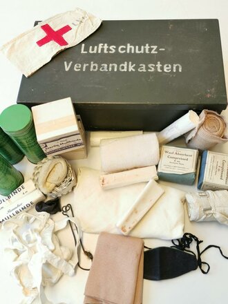 Luftschutz Verbandkasten mit Inhalt