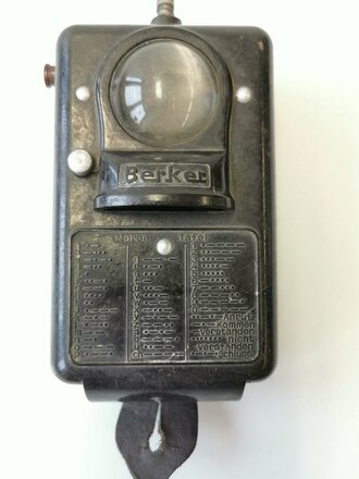 Taschenlampe Wehrmacht "Berker" stark getragen, leicht defekt,  Funktion nicht geprüft