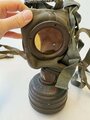 Gasmaske in Dose mit Beriemung Wehrmacht. Zusammengehöriges, ungereinigtes Set