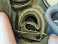 Gasmaske in Dose mit Beriemung Wehrmacht. Zusammengehöriges, ungereinigtes Set