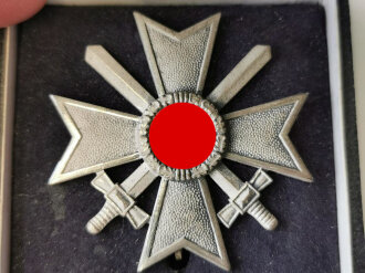 Kriegsverdienstkreuz 1. Klasse mit Schwertern, Hersteller...