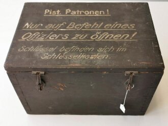 Reichsmarine, Kasten für Pistolen Patronen an Bord eines Schiffes. Packzettel datiert 1928. Originallack, Maße 22 x22 x33cm