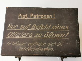 Reichsmarine, Kasten für Pistolen Patronen an Bord eines Schiffes. Packzettel datiert 1928. Originallack, Maße 22 x22 x33cm