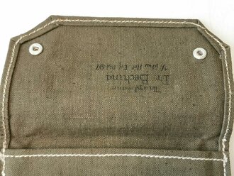 Tasche zum Kartenwinkelmesser 27 der Wehrmacht. Keine Aufschrift, Eigentumsvermerk eines Hauptmann der Artillerie Ersatz Abteilung 97